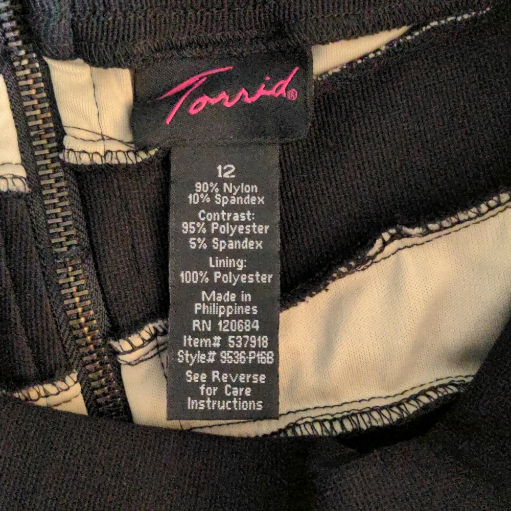 *SOLD*Torrid Black & Nude Lace Layered Bodycon Mini Dress - Picture 12 of 15